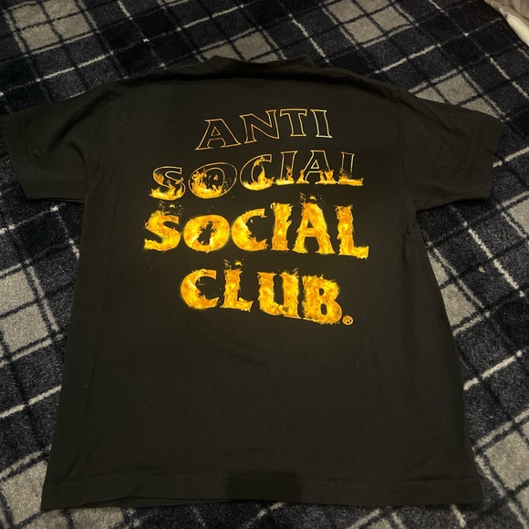 Anti Social Social Club black tshirt with fire details - Picture 3 of 3